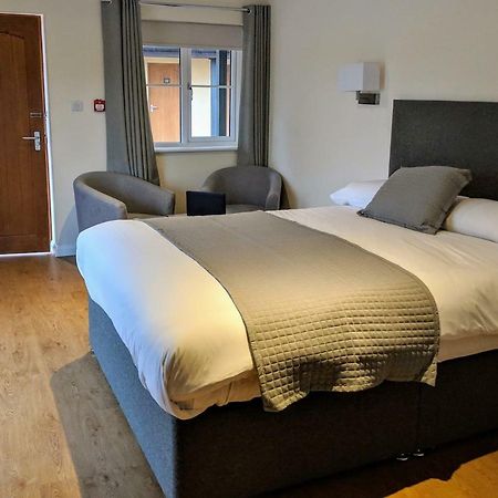 סטלהם Wayford Bridge Inn Hotel מראה חיצוני תמונה