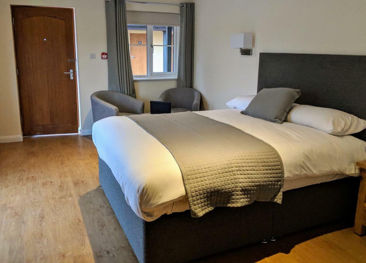 סטלהם Wayford Bridge Inn Hotel מראה חיצוני תמונה